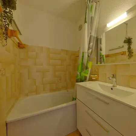 4 Pers Au Sauze Avec Terrasse - Fr-1-804-40 Apartment *
